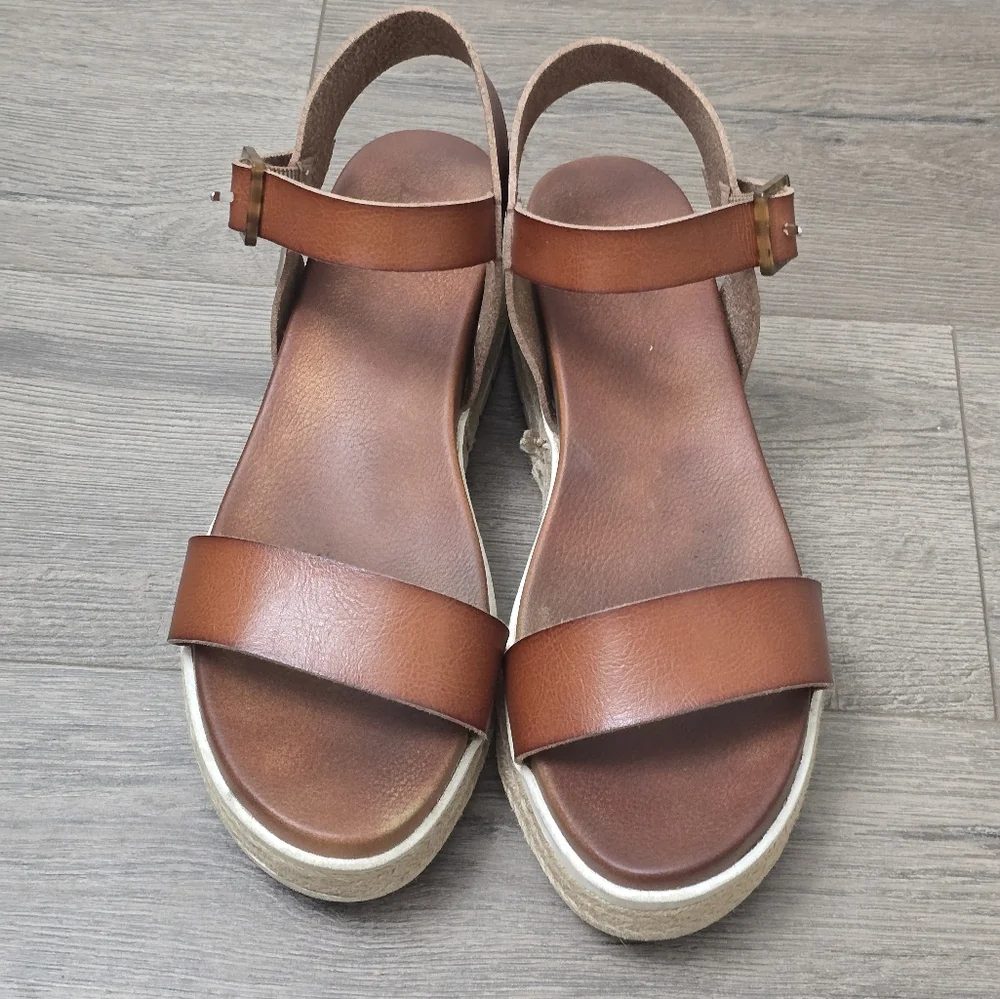BKE Sandals Platform Strappy Comfy Fall Preppy Boho Womens Size 8.5